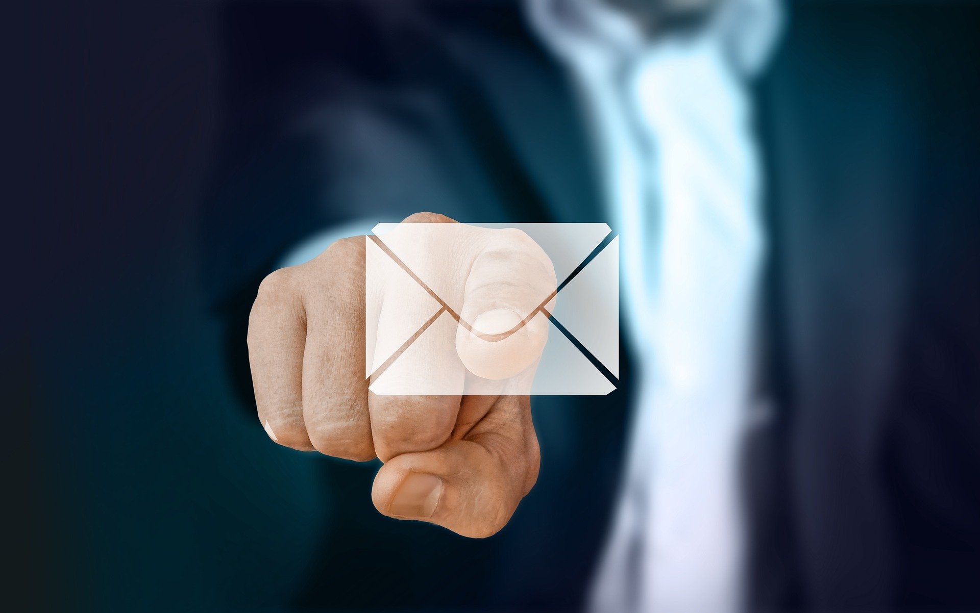 Best 8 plugins to set up advanced email tracking for Outlook